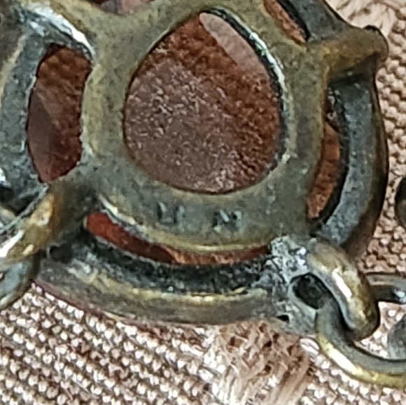 Vtg Avon Neutral Tones and Opalescent Stones Necklace - Picture 3 of 5